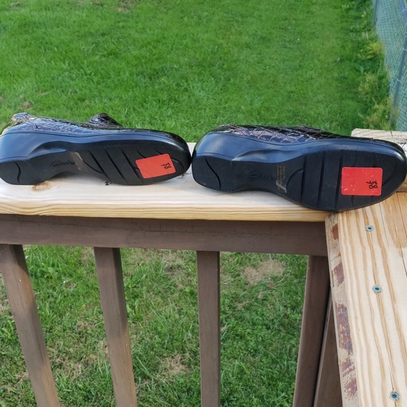 Clark's Bendable Brown Crocodile Loafers - Picture 3 of 5